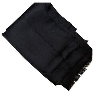 gucci logo jacquard wool and silk blend scarf